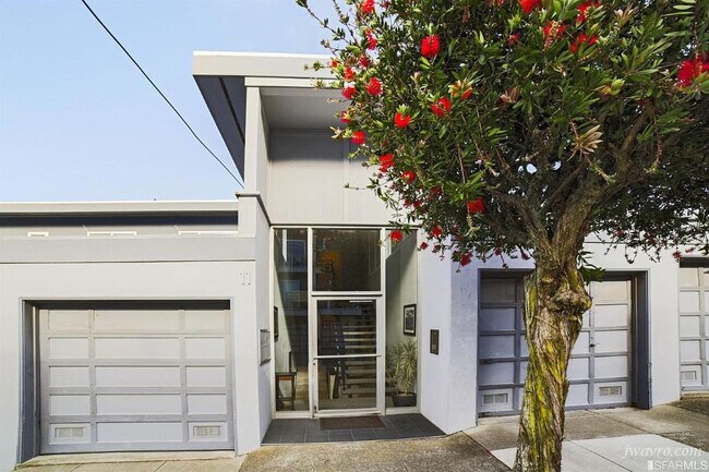 Building Photo - 11 Perego Terrace