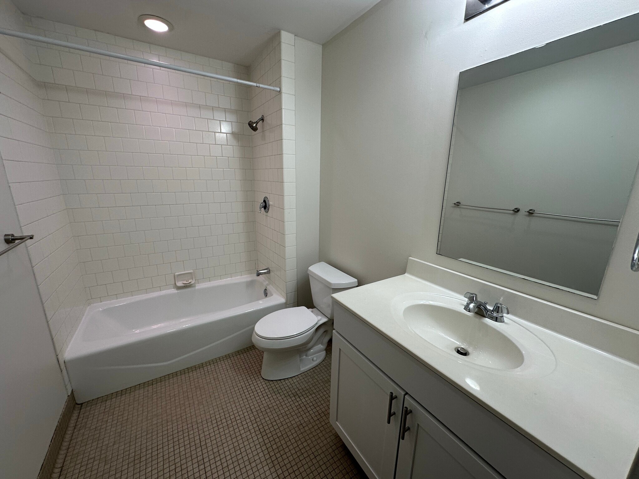 Building Photo - 147 E Berkeley St