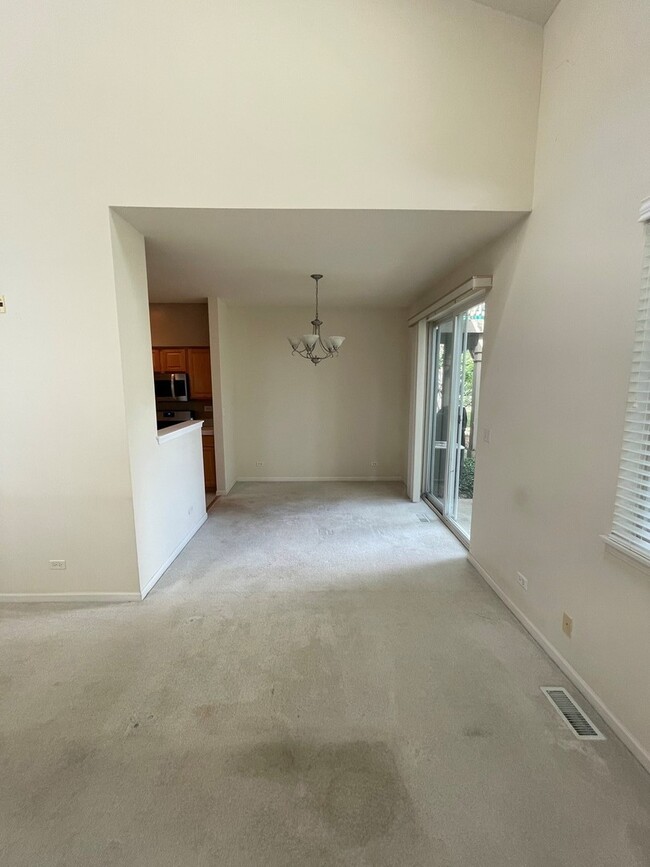 Building Photo - 3092 Kentshire Cir