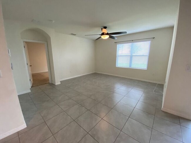 Building Photo - 4/2 Home in Haines City