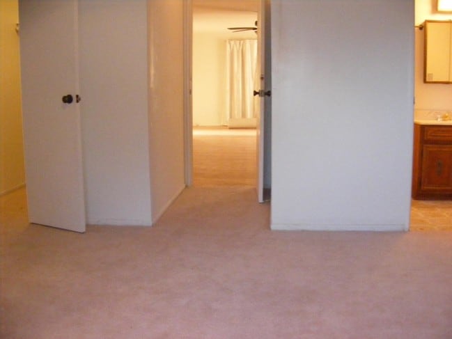 E. Master to Bath, walk in closet, & Bonus Ro - 15252 Devonshire St