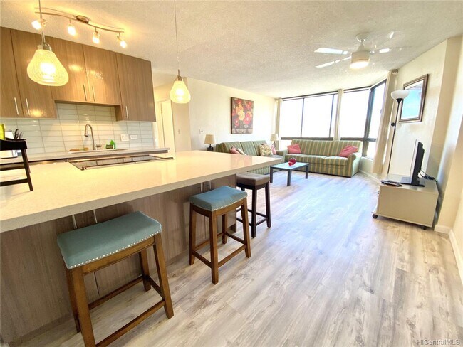 Building Photo - 320 Lili?uokalani Ave