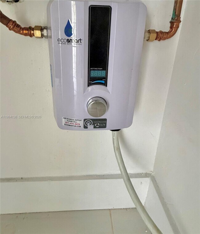 Building Photo - 650 S Park Rd