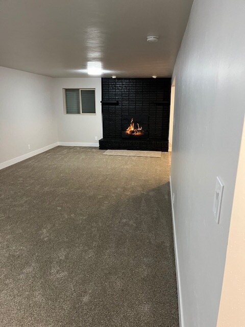 Family room - 2112 W Bowling Ave