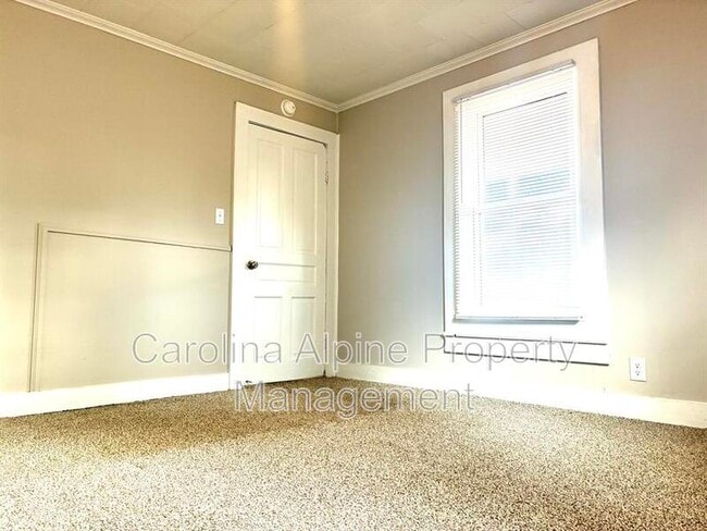 Building Photo - 708 Legrand St