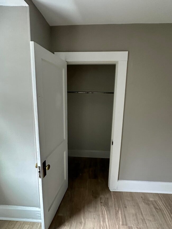 Building Photo - 302 Clay St