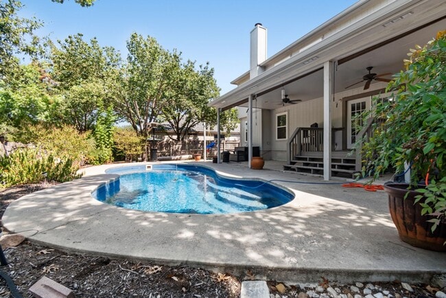 Building Photo - 1305 Cedar Brook Dr