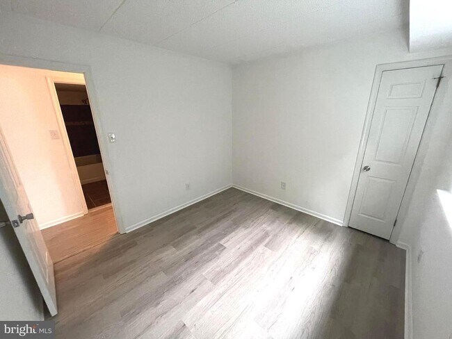 Building Photo - 62 Le Forge Ct
