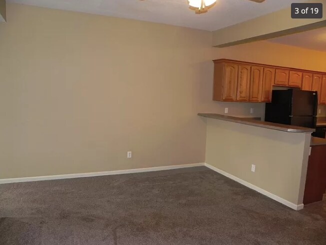 Building Photo - 4524 Willow Ave