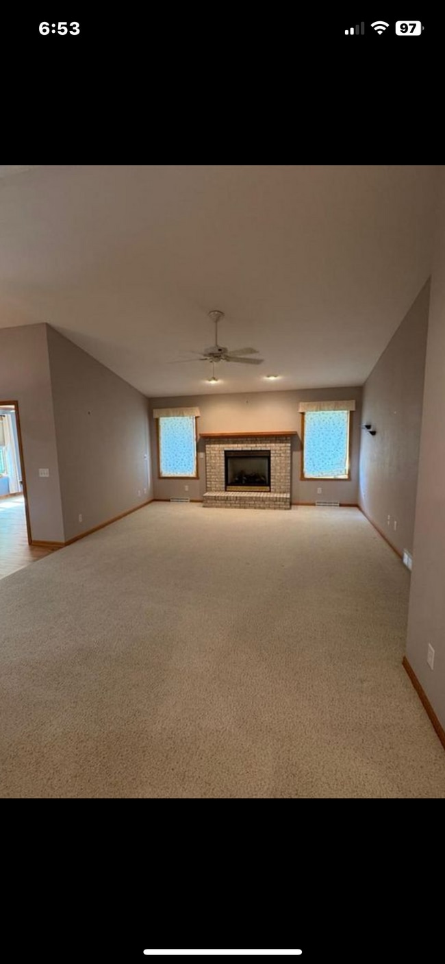 Building Photo - 4202 Greenbriar Dr