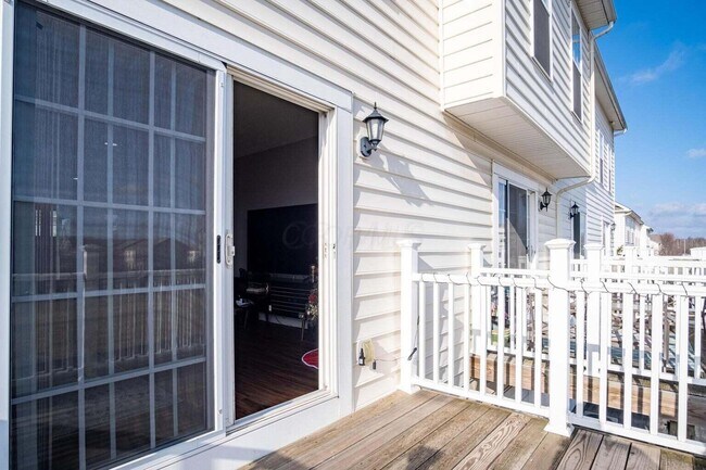 Building Photo - 5286 Royal Arch Casca Dr