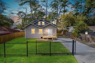 Building Photo - 17507 Wild Oak Dr