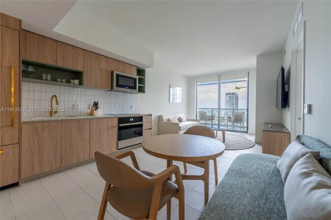 Building Photo - 159 NE 6th St