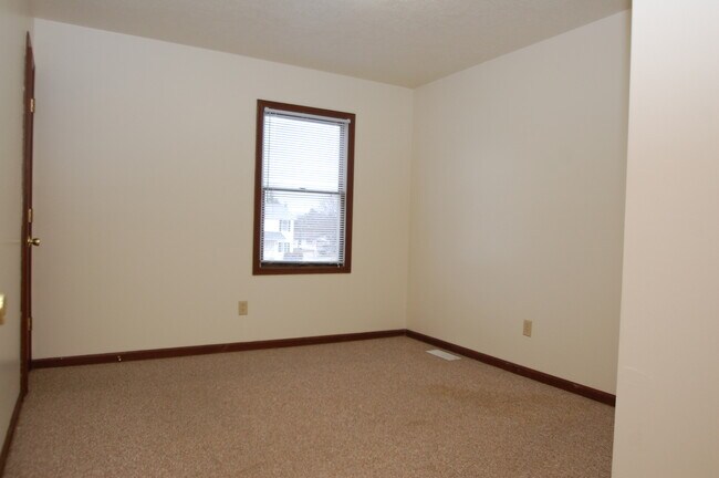 Building Photo - 521-A S Silverwood Lane