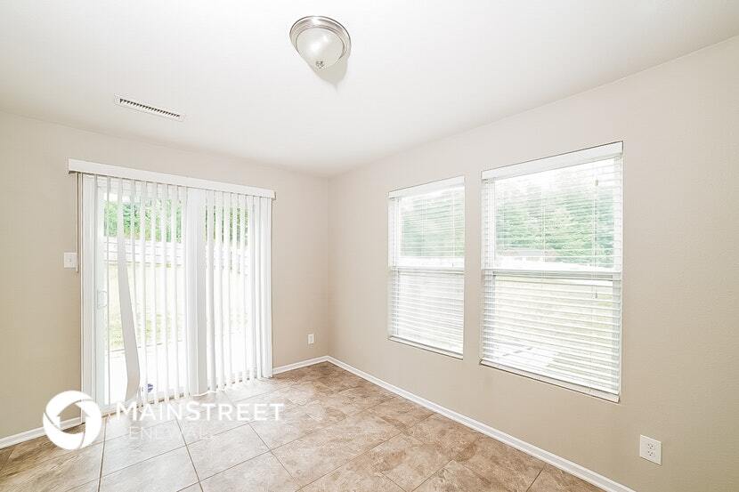 Building Photo - 5458 Fairway Forest Dr