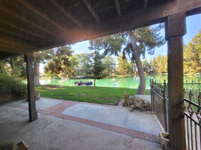 Building Photo - 4147 Pinewood Lake Dr