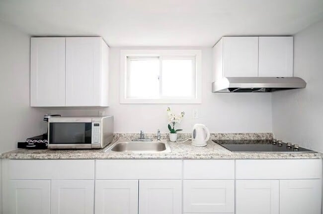 Building Photo - 243 Princeton St