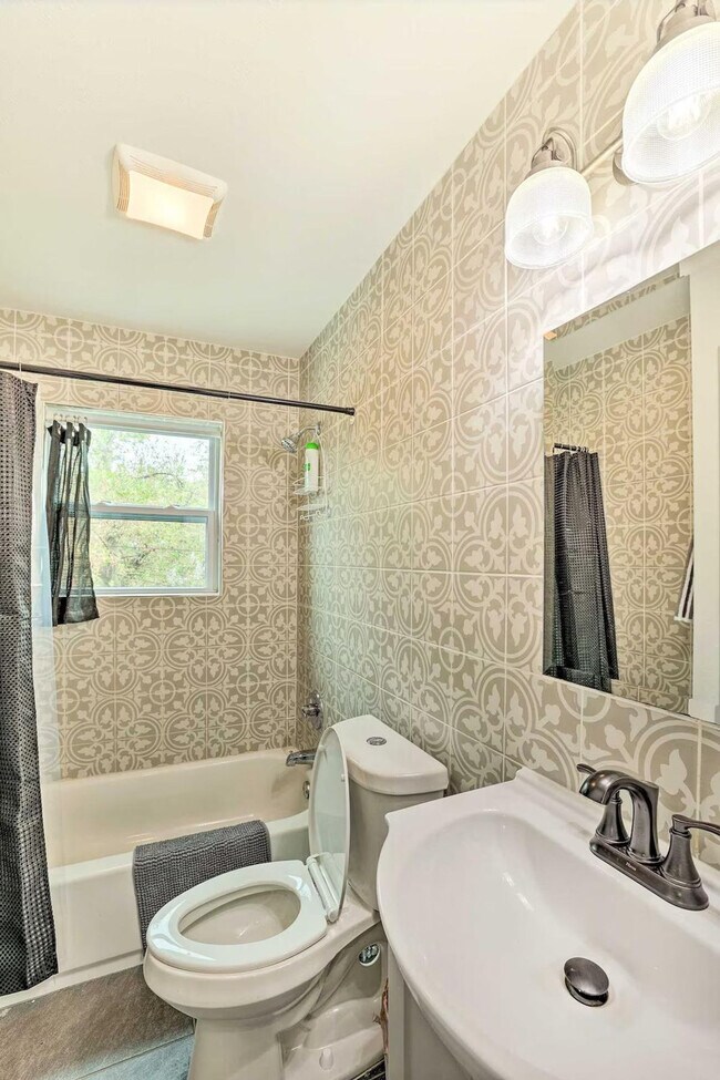 Building Photo - 4629 Fletcher Ave