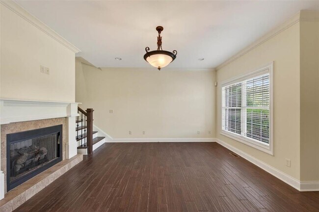 Building Photo - 841 Denzil Ave
