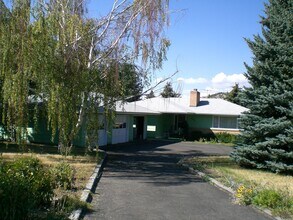 Building Photo - TRA8731