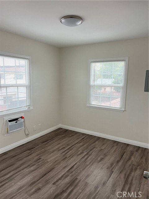 Building Photo - 670 S 2nd Ave