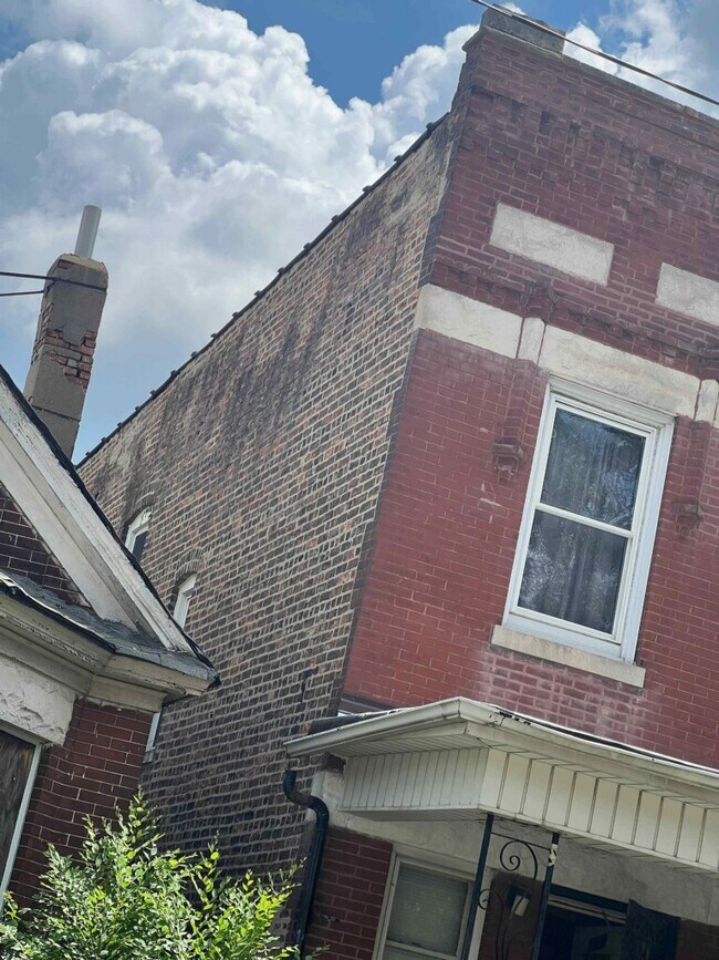 Building Photo - 11305 S Edbrooke Ave