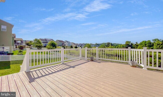 Building Photo - 23246 Lindsay Dr