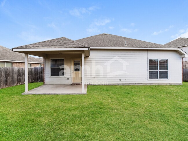 Building Photo - 2024 Shady Glen Trail