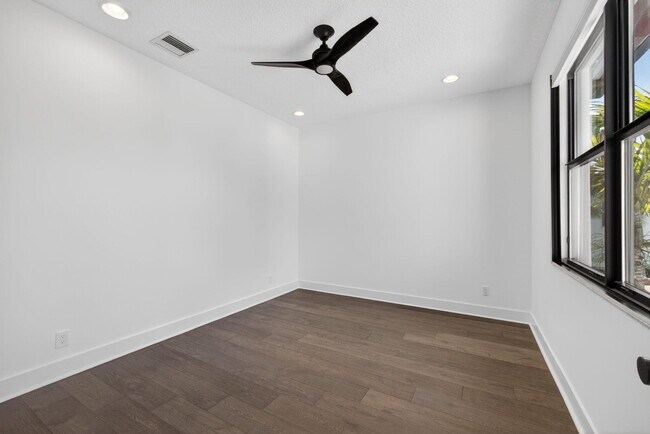 Building Photo - 4025 Faraday Wy