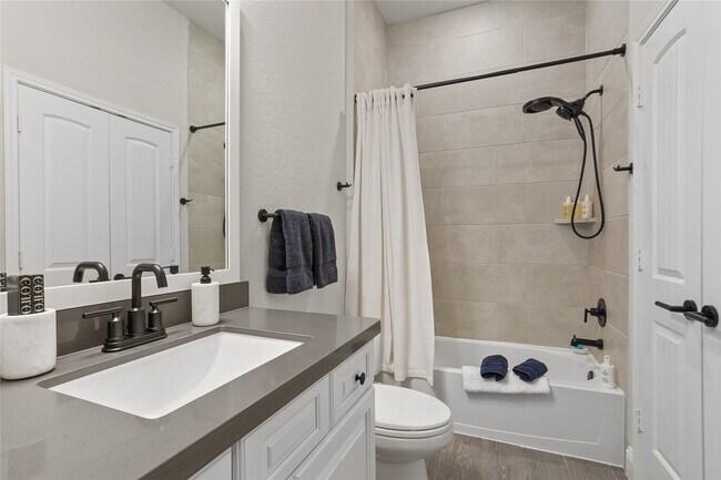 Building Photo - 10122 Water Harbor Dr