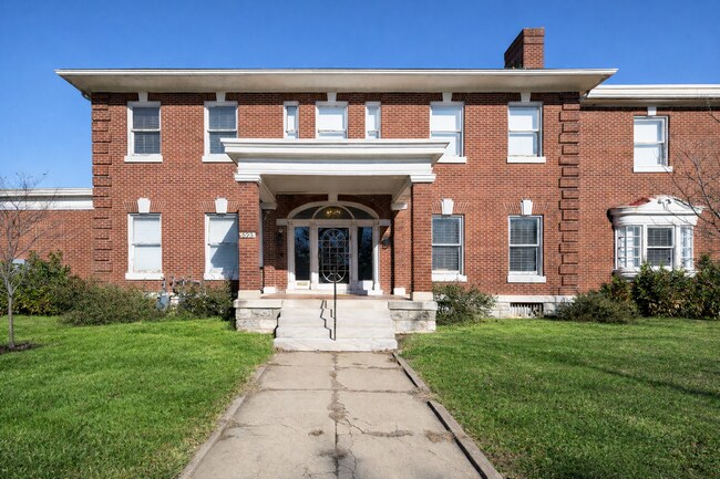 Building Photo - 523 Park Ave