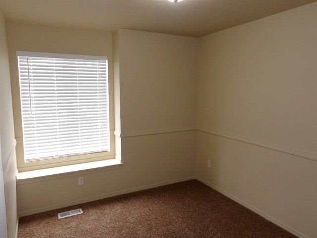 Building Photo - 1836 N Stallion Ln
