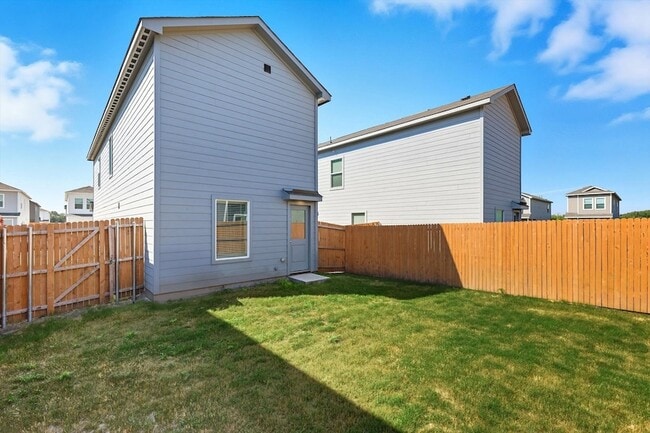 Building Photo - 924 Blue Heron Dr