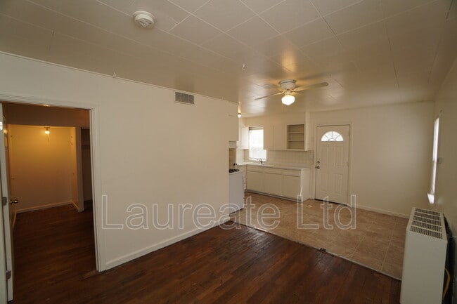 Building Photo - 1436.5 Kenton St