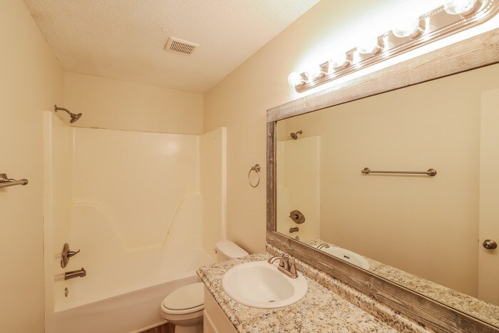 Building Photo - 4804 Eastern Hills Ln