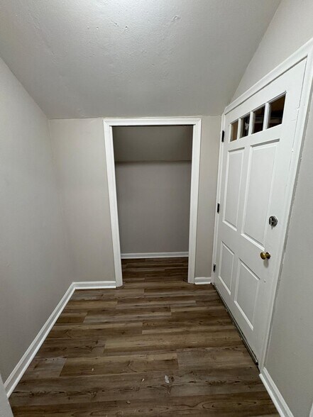 Building Photo - 1610 Walnut St