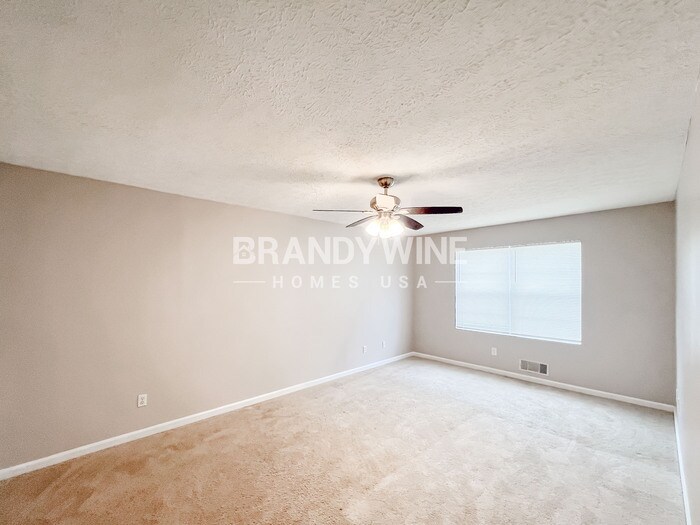 Building Photo - 2259 Hampton Dr