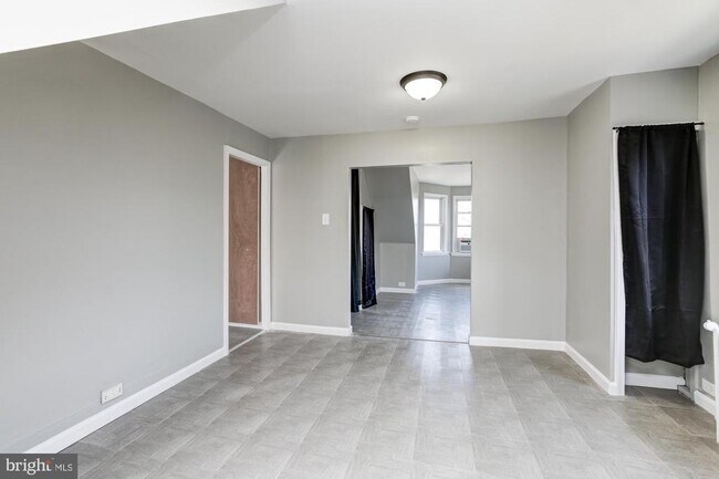 Building Photo - 1307 W Northern Pkwy