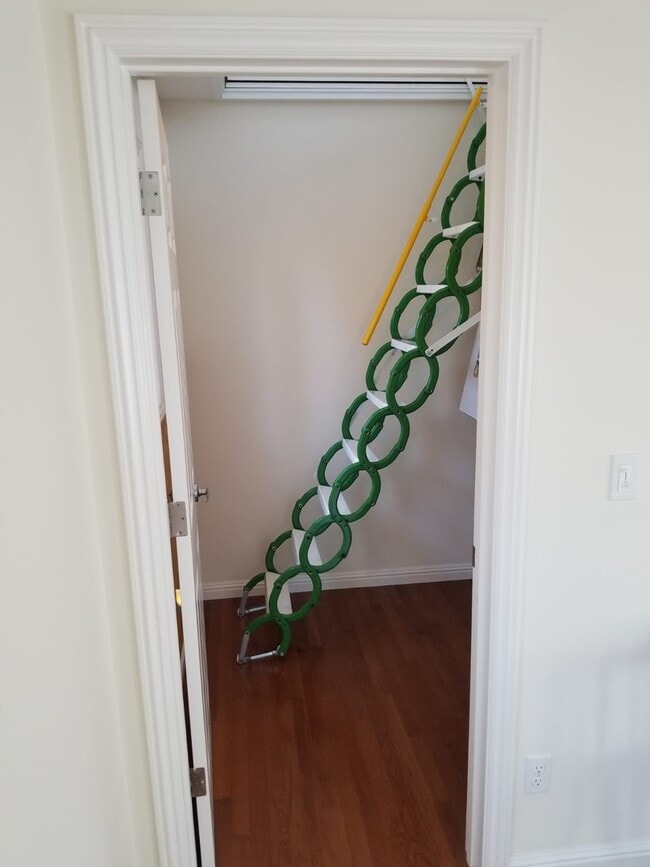 Building Photo - Beautiful Cottage Studio In Old Palo Alto