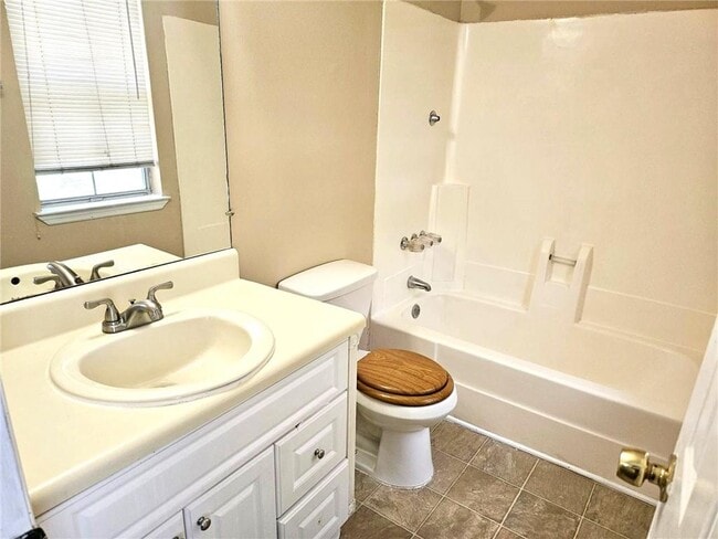 Building Photo - 8040 Creekstone Way