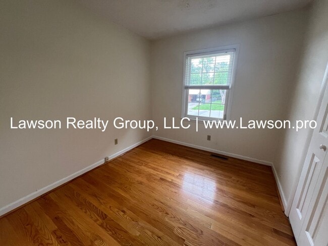 Building Photo - Nice, Three Bedroom Brick Ranch in City of...