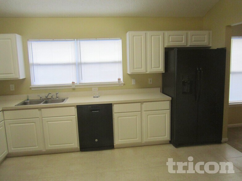 Building Photo - 938 Cherry Point Way