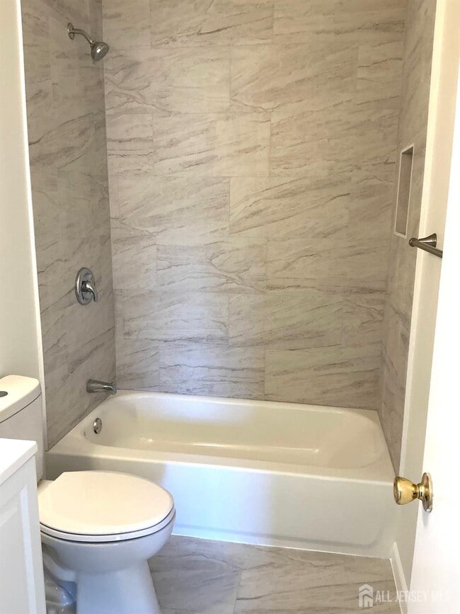 Building Photo - 246 Hyde Park Rd