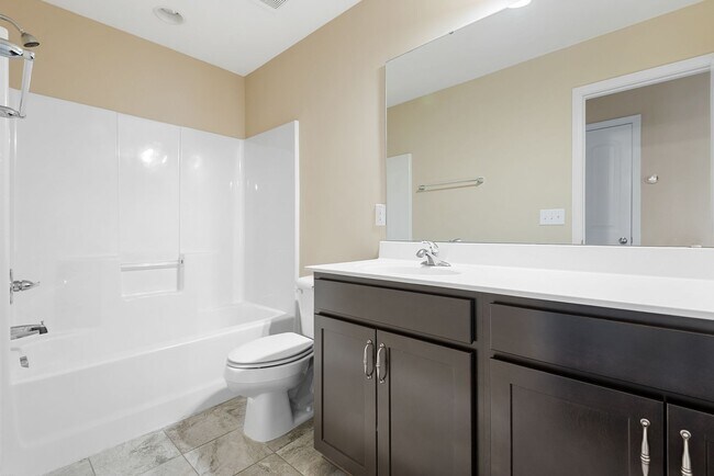 Building Photo - Beautiful 4BR, 2.5BA End Unit Townhome in East Raleigh - Available Now!