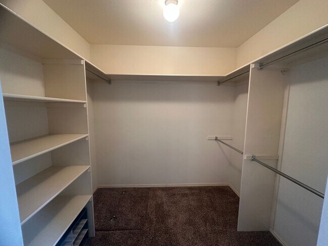 Building Photo - Charming Ranch Farmhouse in St. George – Spacious & Serene!