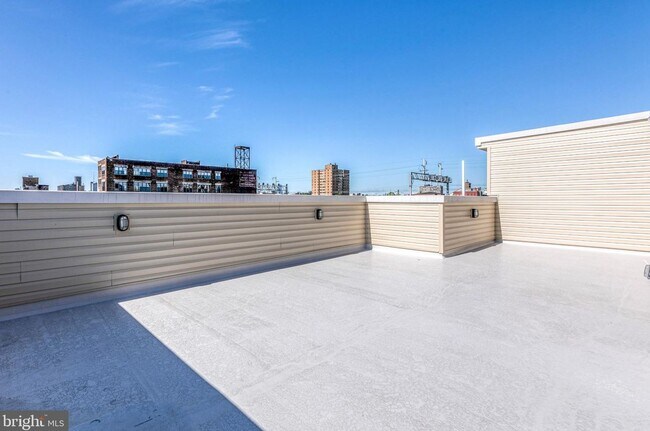 Building Photo - 1506 N 8th St