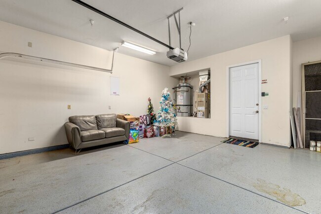 Building Photo - 546 N Indian Canyon Dr