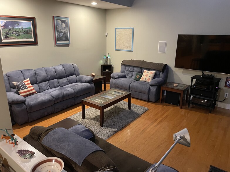 Living room - 10851 Bedfordtown Dr