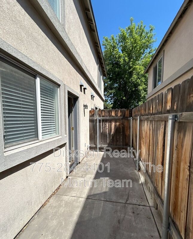 Building Photo - 408 10th St