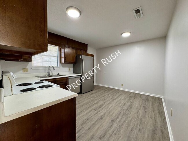 Building Photo - 5009 Marylin Ln